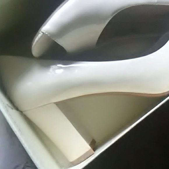 High heels - Picture 3 of 3